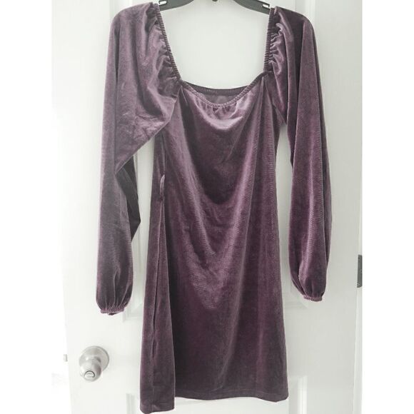 AND NOW THIS Women's Velvet Belted Raglan-Sleeve Dress Size M - Picture 3 of 5